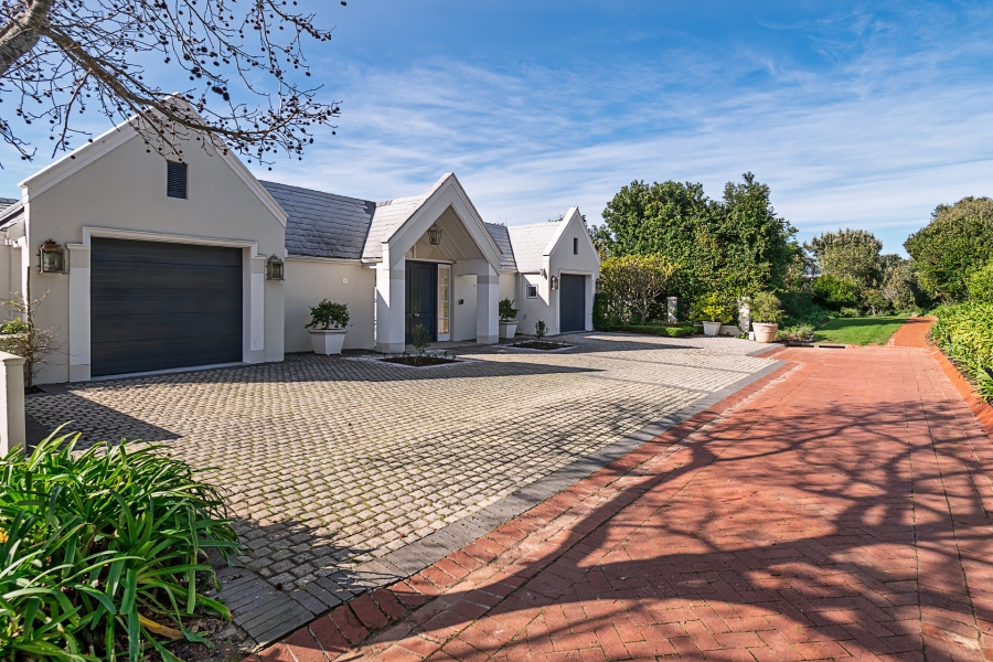 5 Bedroom Property for Sale in Constantia Western Cape